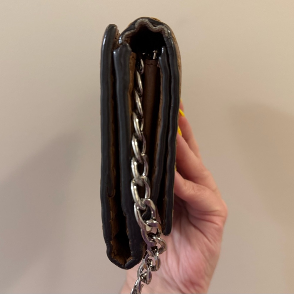 *Beautiful* Fendi - Selleria Peekaboo Long Wallet - Picture 4 of 13